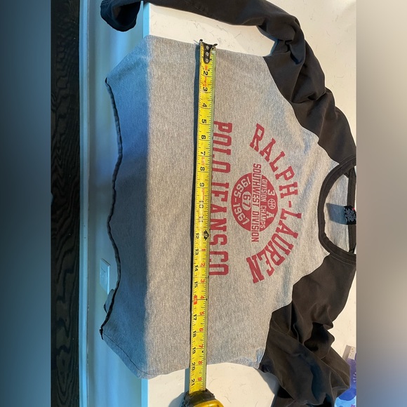 Used long sleeve tee in very good condition/ no rips stains or tears. - Picture 3 of 4